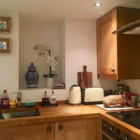 Beautiful 1Br Apartment In Historic St Aubin House Екстер'єр фото