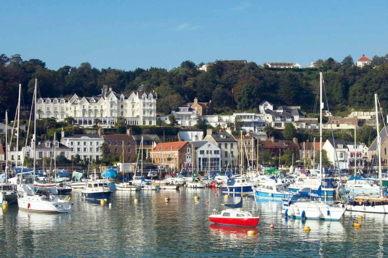 Beautiful 1Br Apartment In Historic St Aubin House Екстер'єр фото