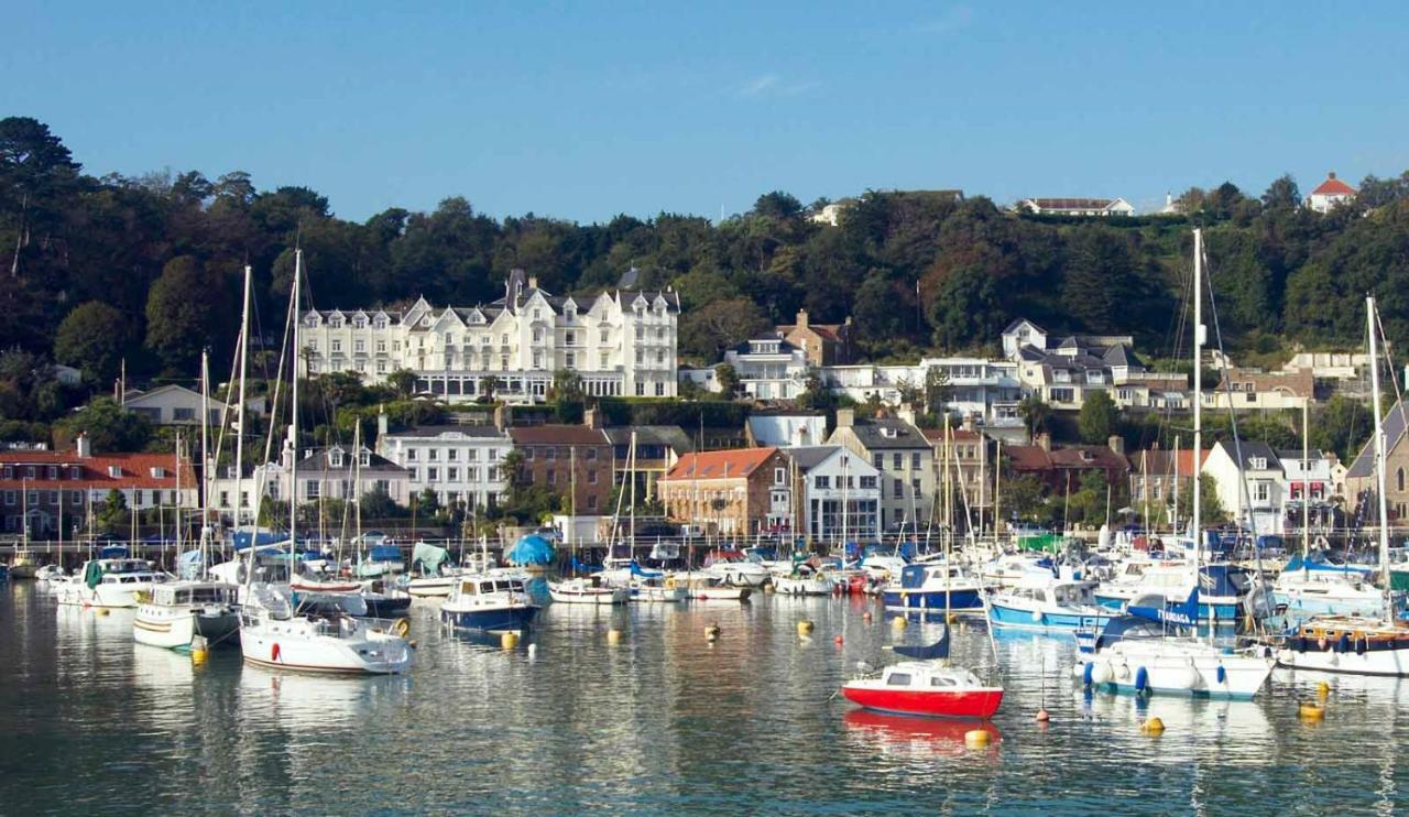 Beautiful 1Br Apartment In Historic St Aubin House Екстер'єр фото
