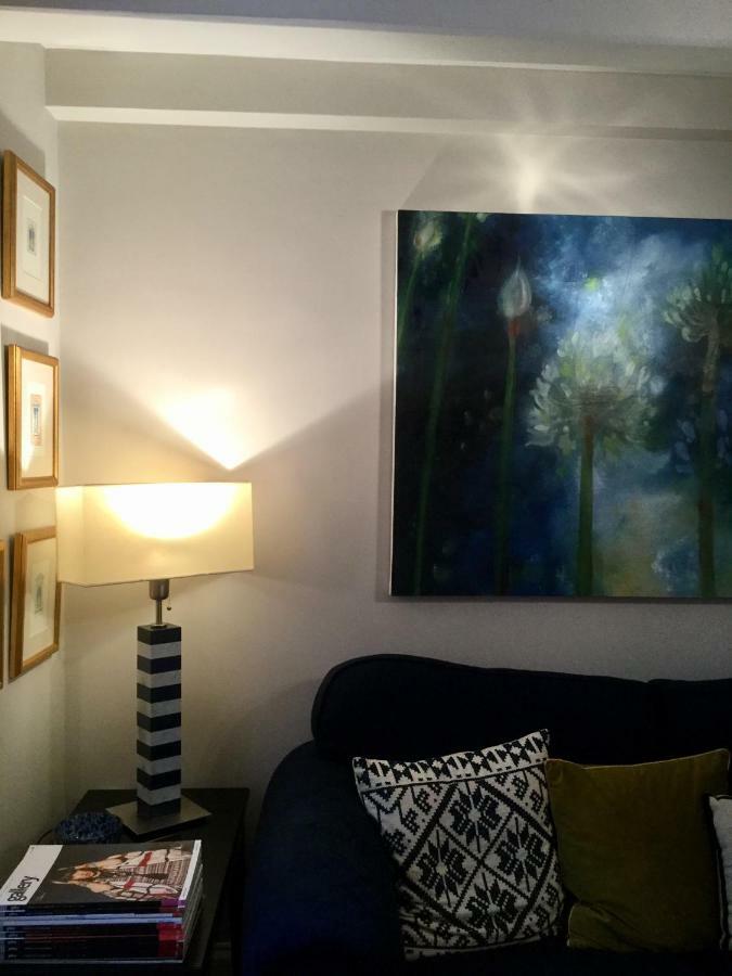 Beautiful 1Br Apartment In Historic St Aubin House Екстер'єр фото